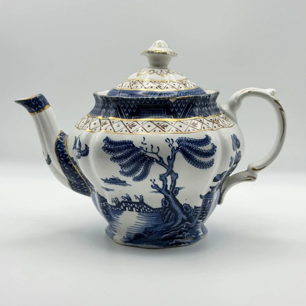 Vintage Booths Real Old Willow A8025 Teapot Blue White Gold Gilt England 6.5